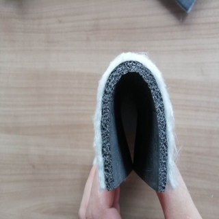 電子(zi)交聯(lian)聚乙(yi)烯墊(nian)複合(he)納米(mi)二氧(yang)化矽(xi)保溫(wen)氈