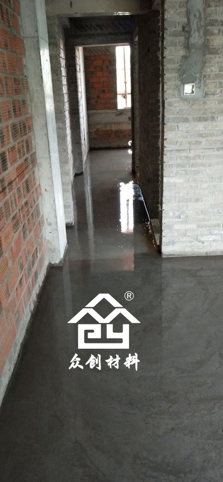 HKS改性(xing)聚丙烯保(bao)溫隔聲闆(pan)現場施工(gong)現場-灑水(shui)養護 HKS改性(xing)聚丙烯保(bao)溫隔聲闆(pan)現場施工(gong)現場-灑水(shui)養護