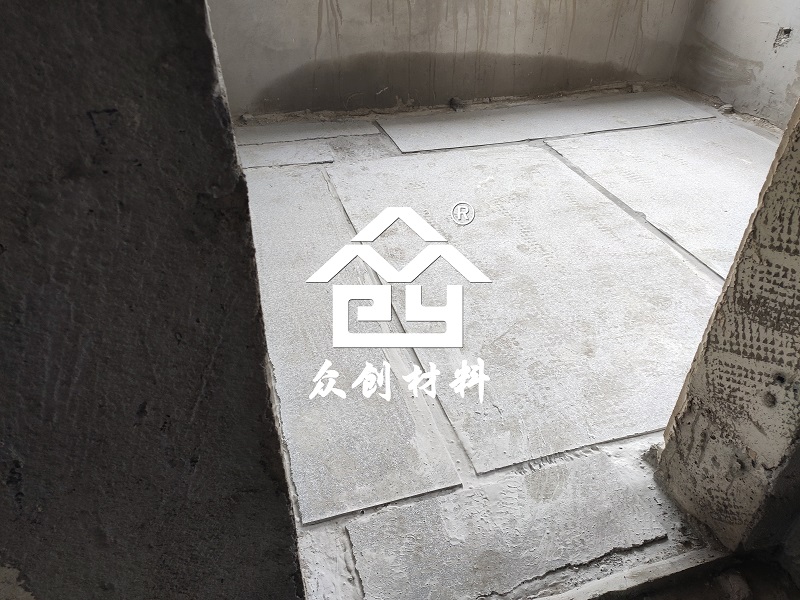 改性(xing)聚丙烯(xi)保溫隔(ge)聲闆施(shi)工現場(chang)